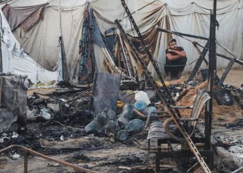 Israel Menyerang Tenda Pengungsian dan Rumah Sakit di Gaza, Menimbulkan Korban Jiwa dan Luka-Luka