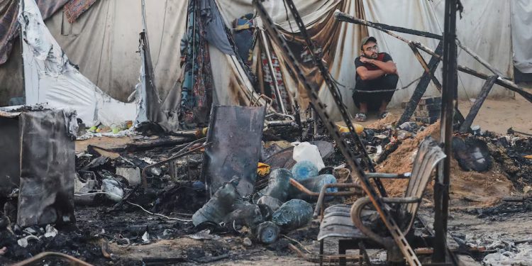 Israel Menyerang Tenda Pengungsian dan Rumah Sakit di Gaza, Menimbulkan Korban Jiwa dan Luka-Luka