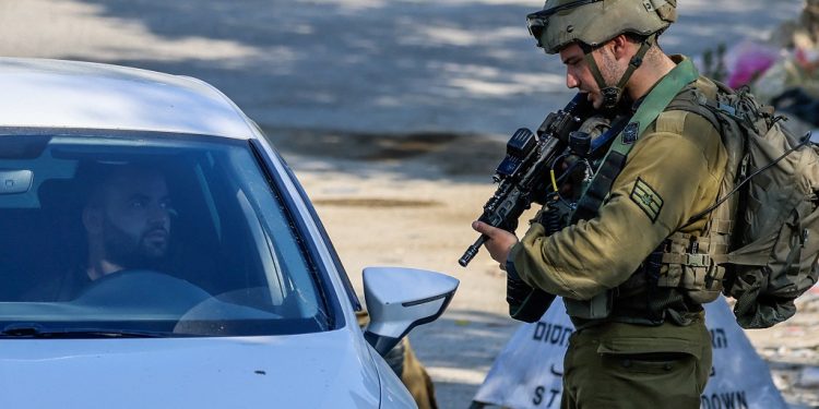 Tutup Sejumlah Pos Pemeriksaan Militer, Israel Mengisolasi Warga Palestina di Tepi Barat