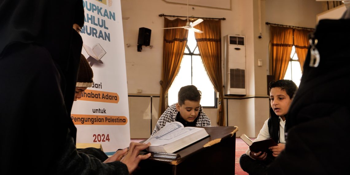 Sequence 02.00_16_36_02.Still034