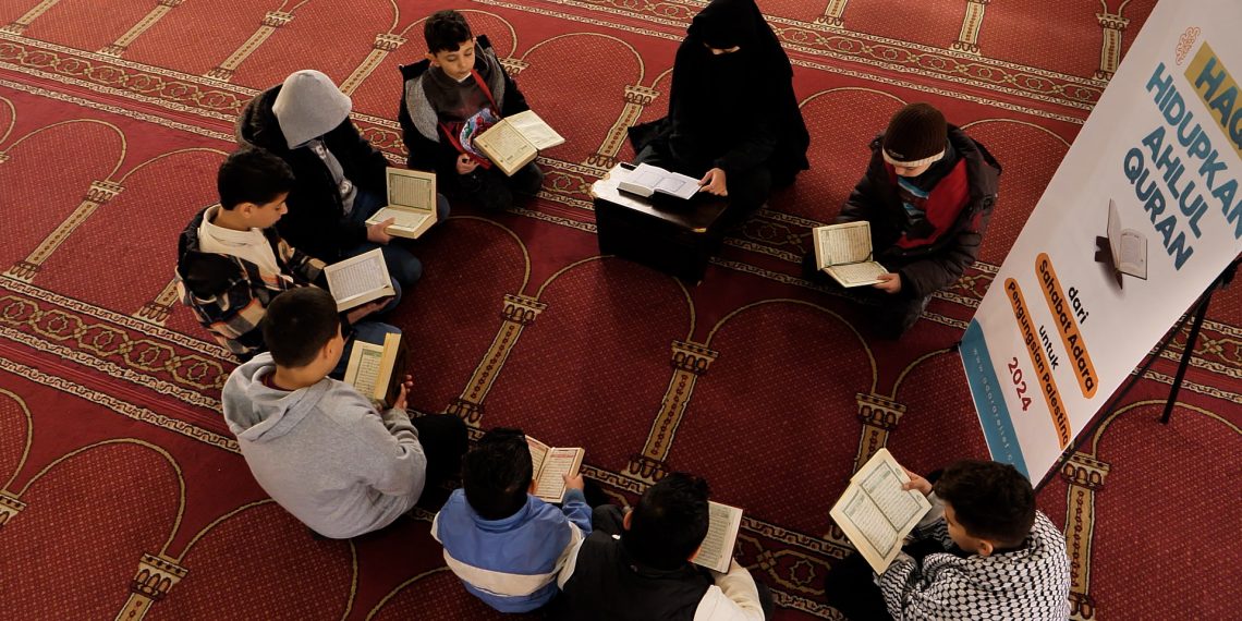 Sequence 02.00_17_25_21.Still036