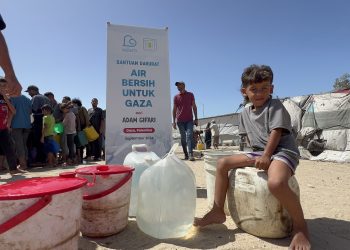 Adara Salurkan Air Bersih untuk 8.000 Pengungsi Palestina di Gaza Tengah