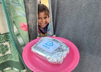 Kepeduliaan Tanpa Batas: Adara Kirimkan Bantuan Makanan Siap Saji untuk 644 Pengungsi Palestina di Khan Younis