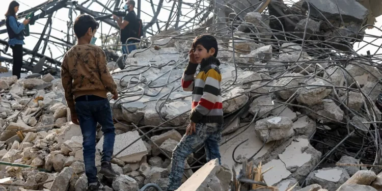 Lebih dari 20 Orang Terbunuh dan Tujuh di Antaranya Anak-Anak, dalam Serangan Israel di Lebanon Utara