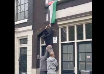 Para Pendukung Tim Sepakbola Israel Memicu Ketegangan di Amsterdam