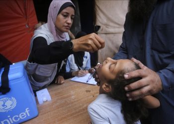 Serangan Israel Menghambat Vaksinasi Polio untuk Anak-anak di Gaza Utara