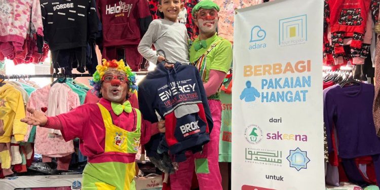 Tak Biarkan Gaza Kedinginan, Adara Kirimkan Pakaian Hangat dan Sepatu untuk 40 Keluarga di Khan Younis