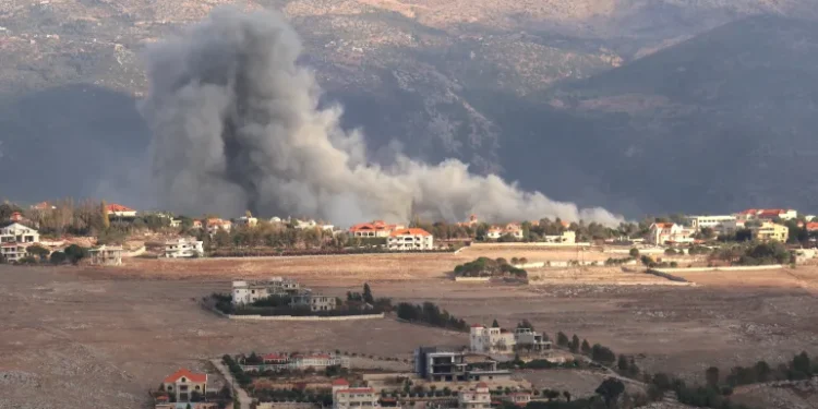 Tentara Israel Menyerang Rumah dan Menghancurkan Bangunan di Lebanon