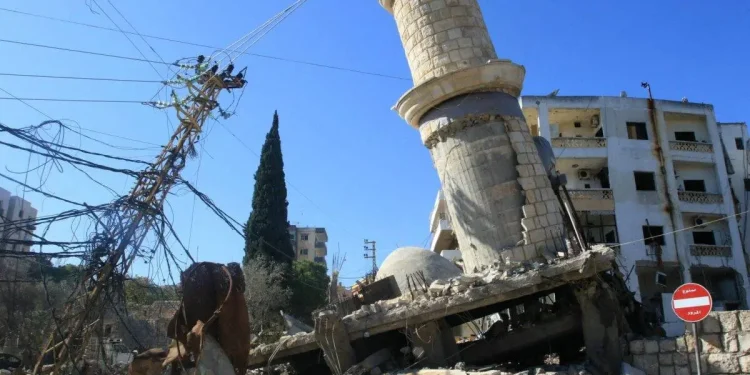 Israel Menghancurkan Masjid di Lebanon Selatan di Tengah Pelanggaran Gencatan Senjata yang Terus Berlanjut