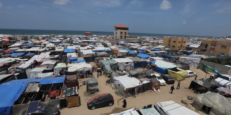 Cuaca Dingin Mengubah Kamp-Kamp Pengungsian Gaza Menjadi “Kulkas Kematian”