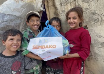 Penuhi Kebutuhan Pangan Para Pengungsi di Musim Dingin, Adara Kirimkan Sembako untuk 76 Keluarga di Khan Younis