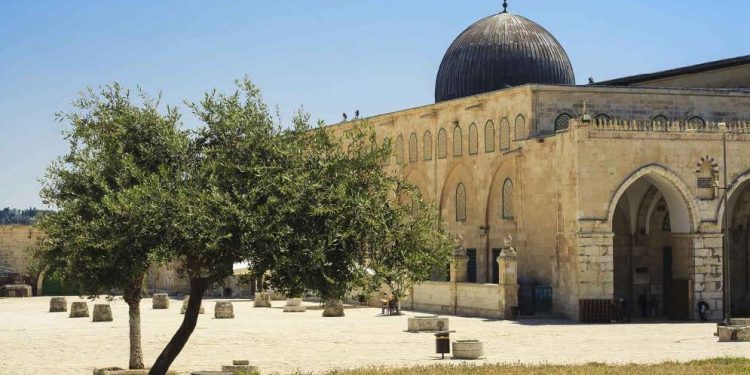 Pelanggaran Israel terhadap Al-Aqsa dari Masa ke Masa (Bagian II): Penyerbuan yang Memicu Intifada Al-Aqsa