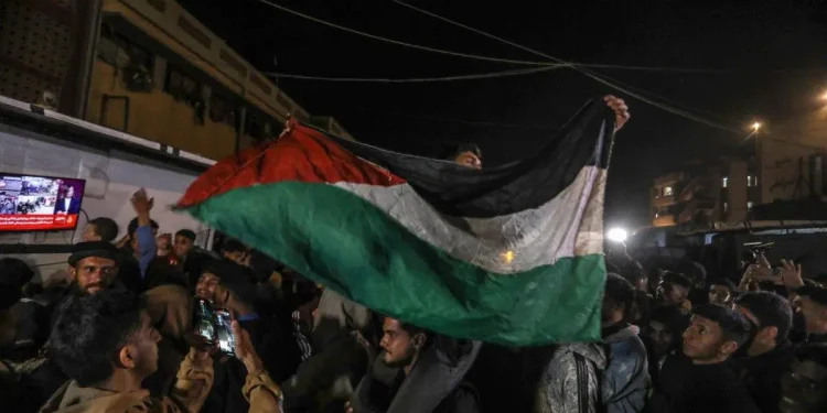 Warga Gaza Menangis Haru atas Kesepakatan Gencatan Senjata