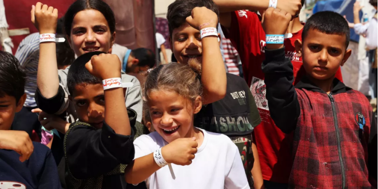 PBB Bagikan 30.000 Gelang Identitas kepada Anak-anak di Gaza untuk Cegah Pemisahan Keluarga