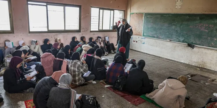 Tahun Ajaran Baru Dimulai di Gaza di Tengah Kehancuran Akibat Serangan Israel