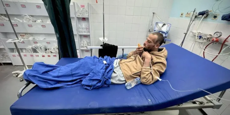 Tawanan Palestina yang Dibebaskan Alami Penyiksaan dengan Kondisi Kesehatan yang Sangat Buruk