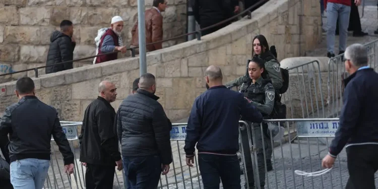 Israel Melarang Mantan Tawanan Palestina Mengunjungi Masjid Al-Aqsa selama Ramadan