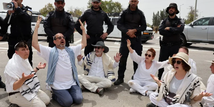 ‘Jews Say No to Ethnic Cleansing’: Ratusan Rabi dan Seniman Yahudi Menentang Rencana Trump di Gaza