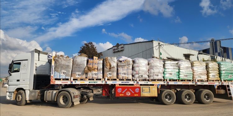 801 Truk Kirimkan Bantuan Kemanusiaan ke Gaza di tengah Gencatan Senjata