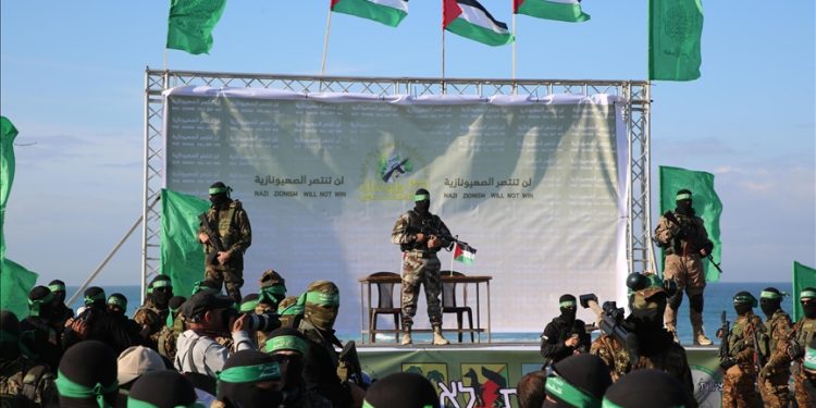 Hamas Serahkan Tahanan Israel, Desak Palang Merah Lindungi Tawanan Palestina