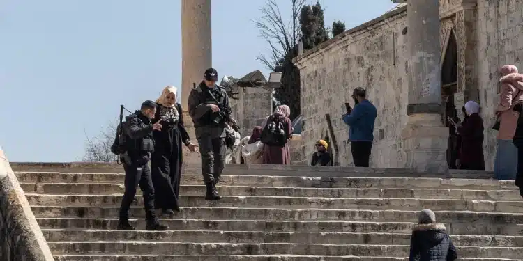 Israel Kerahkan 3.000 Personel di Al-Quds Bagian Timur Menjelang Salat Jumat Pertama Ramadan