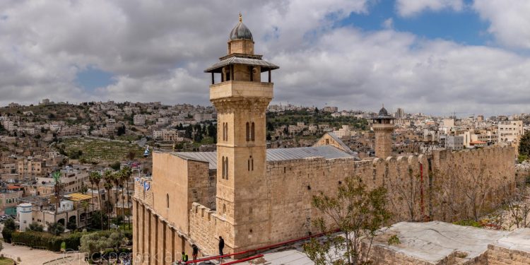 Israel Menolak Akses Jamaah Muslim ke Masjid Ibrahimi di Al-Khalil Selama Ramadan