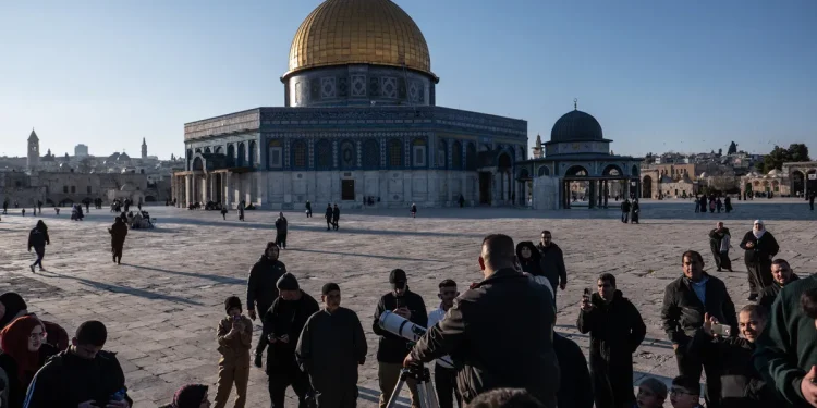 Syekh Ekrima Sabri Menyerukan Penduduk Palestina untuk Memperkuat Kehadiran di Al-Aqsa Selama Ramadan