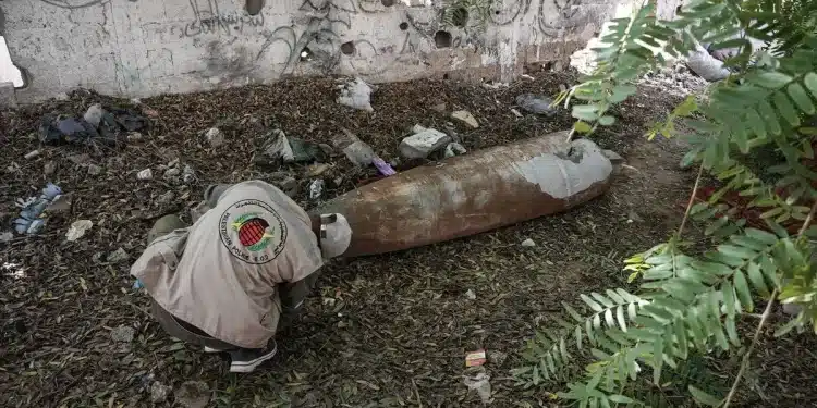 Kementerian Dalam Negeri Gaza Desak Masuknya Peralatan Pelindung bagi Tim Penjinak Bom