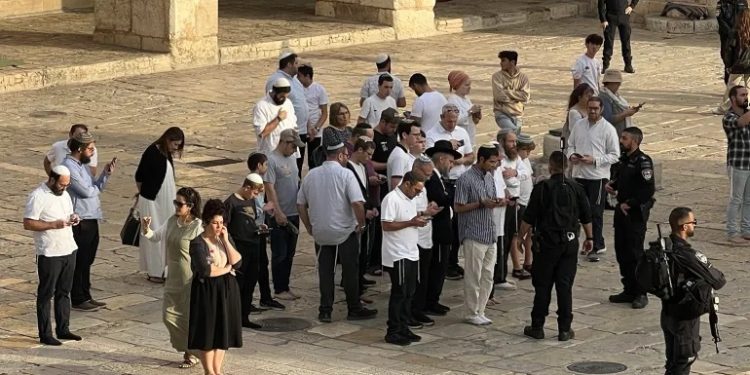 Ratusan Pemukim Yahudi Serbu Masjid Al-Aqsa di Hari Kedua Ramadan