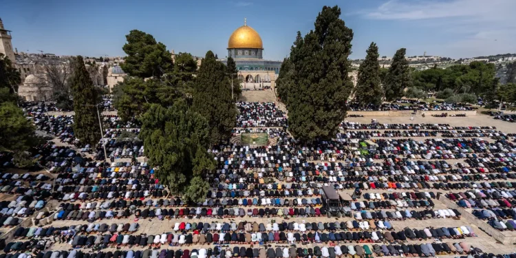 Israel Meningkatkan Pelanggaran terhadap Jemaah Palestina di Al-Aqsa selama Ramadan