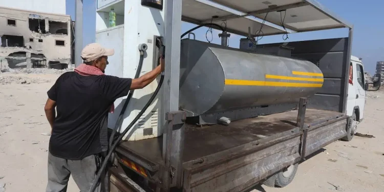 Otoritas Perminyakan: “Kurangnya Bahan Bakar Ancam Layanan Penting di Gaza”