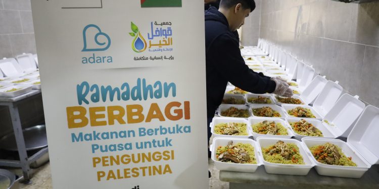 Adara Salurkan Bantuan Buka Puasa untuk 1.250 Pengungsi Palestina di Kamp Al Mahatta, Yordania