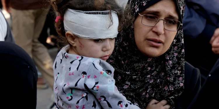 “Anak-anak Tidak Bisa Dikenali” : Serangan Israel Menghujani Wilayah yang Diklaim ‘Zona Aman’