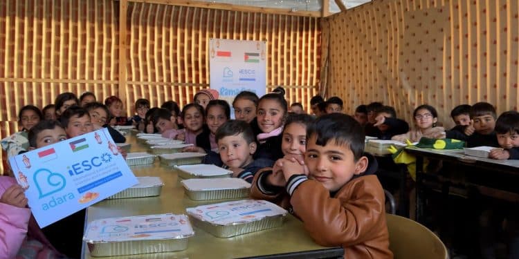 Berkah Ramadhan, Adara Salurkan Makanan Berbuka Puasa untuk 120 Siswa di Sekolah Darurat Adara, Kota Gaza