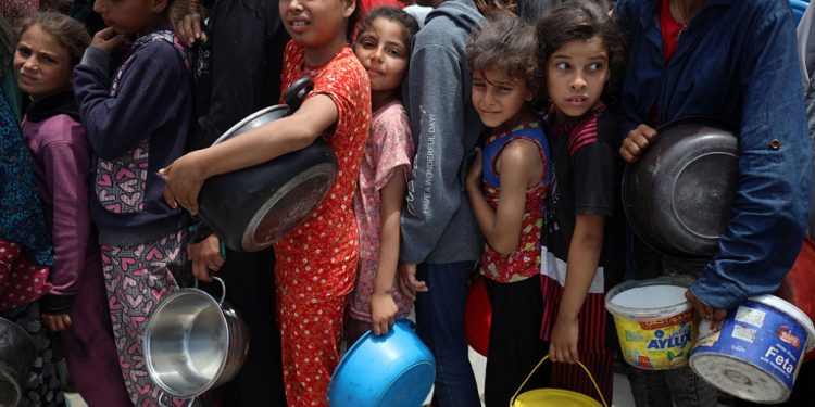 Tim penyelamat Gaza Mengatakan Lebih dari 50 Orang Terbunuh saat Israel Memerintahkan evakuasi