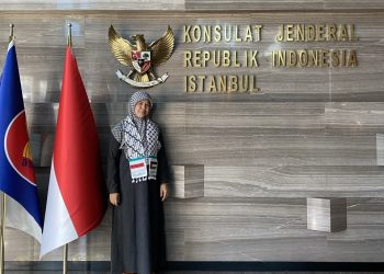 Maryam Rachmayani berada di Konsulat Jenderal Republik Indonesia Istanbul di Istanbul, Turki (28/04).