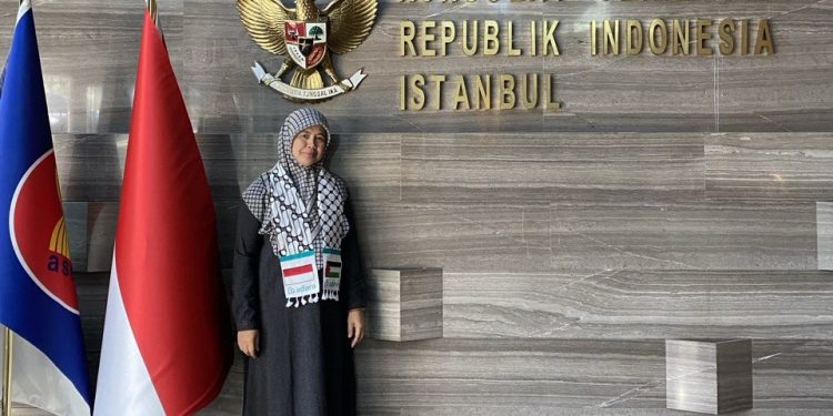 Maryam Rachmayani berada di Konsulat Jenderal Republik Indonesia Istanbul di Istanbul, Turki (28/04).
