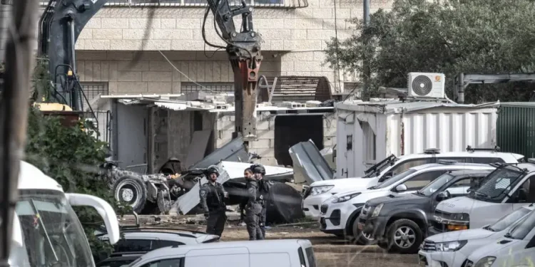 Israel Paksa Tiga Keluarga Palestina di Al-Quds (Yerusalem) Bongkar Rumah Sendiri, Puluhan Warga Jadi Tunawisma