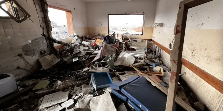 Israel Menyerang 10 Rumah Sakit dan Klinik di Gaza dalam Waktu Sepekan