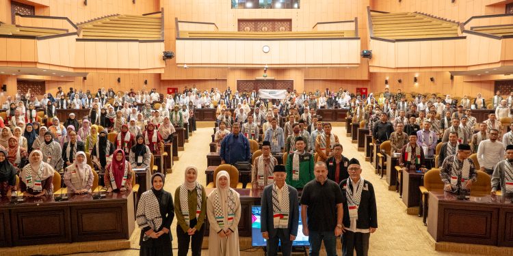 Narasumber serta 400 hadirin dalam acara seminar Peringatan 77 Tahun Nakba yang diselenggarakan oleh Adara Relief International di Gedung Nusantara V DPR RI (27/05)