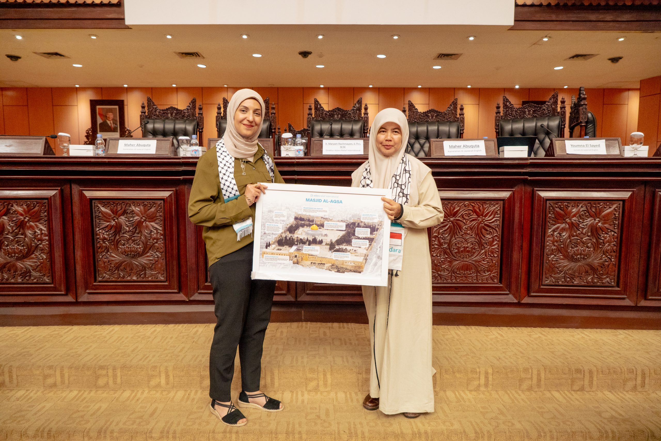 Penyerahan pigura Al Aqsa sebagai salah satu bentuk gerakan Satu Rumah Satu Aqsa (SRSA)