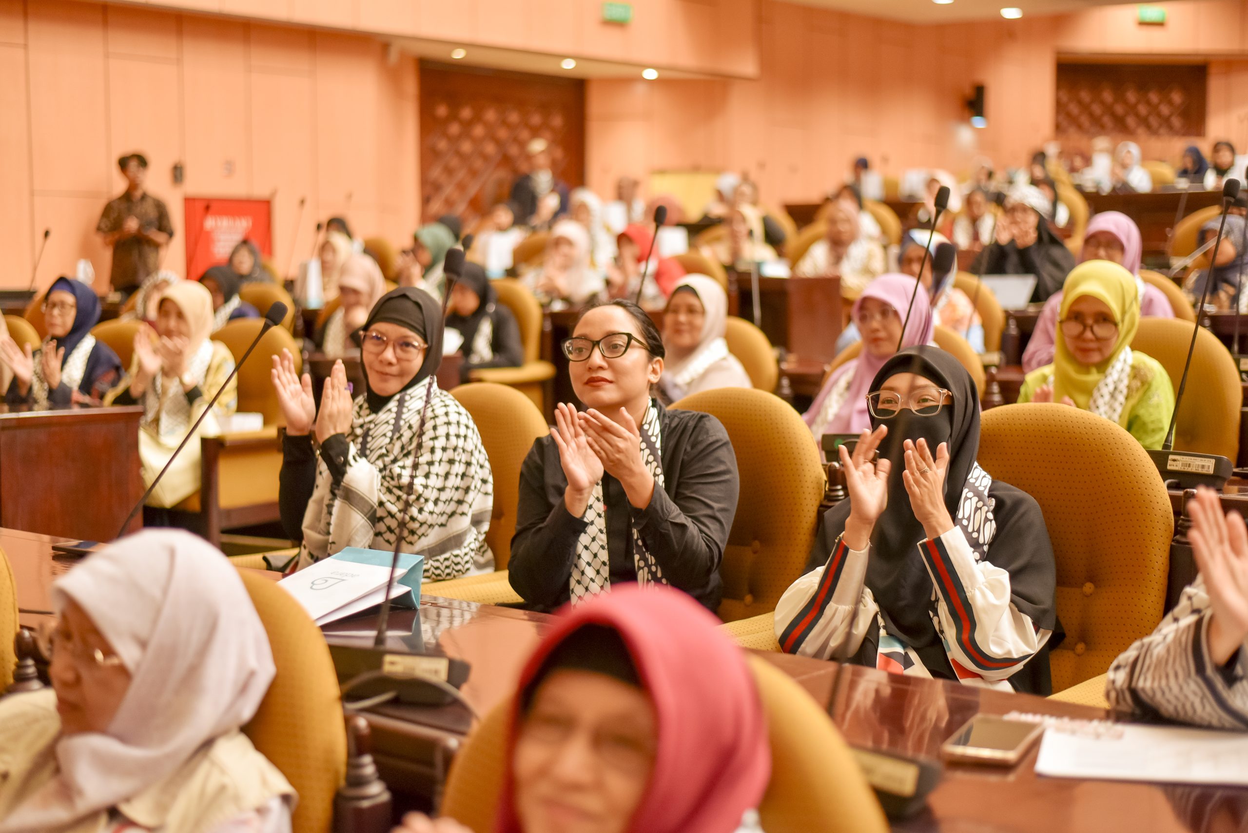 Artis sekaligus influencer Indonesia, Bella Fawzi, turut meramaikan seminar nasional peringatan 77 Tahun Nakba