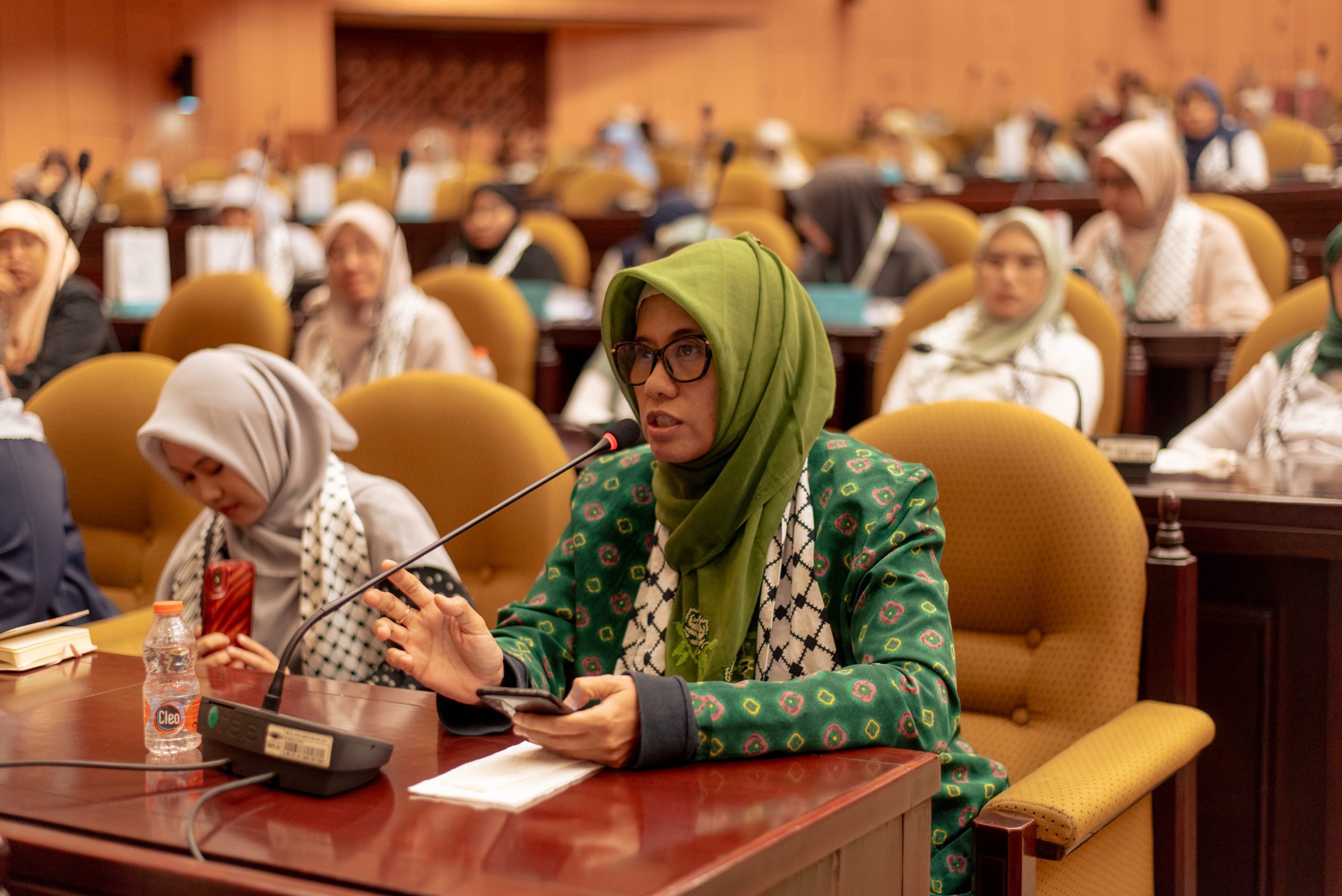 Antusiasme peserta terhadap seminar melalui sesi tanya jawab bersama para narasumber