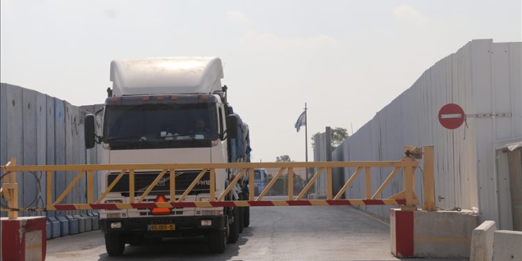 Setetes Air di Lautan, Hanya Sembilan Truk Bantuan yang Masuk ke Gaza