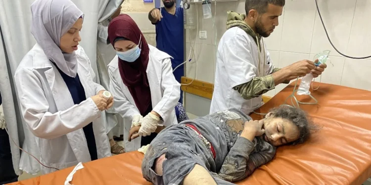 Channel 4 Tayangkan Film Dokumenter Gaza yang Ditolak BBC: “Dokter dalam Serangan”