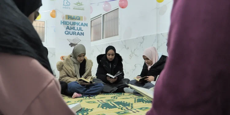 Para penghafal quran sedang mengikuti kelas dari program HAQ