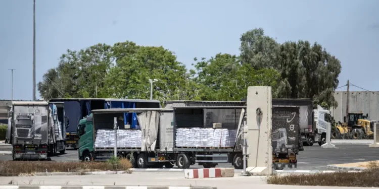 Israel Hanya Izinkan Kurang dari 80% Truk Bantuan Mencapai Gaza