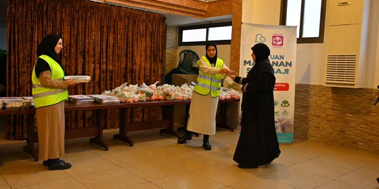 Bantu Pengungsi Palestina, Adara Salurkan Sufor dan Makanan Siap Saji di Lebanon