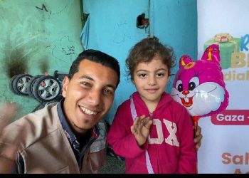 Basuh Luka Anak-Anak Gaza, Adara Menyalurkan Hadiah Hari Raya Bagi 300 Anak di Gaza Utara