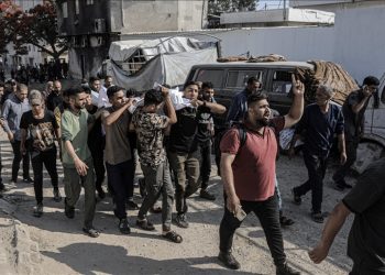 Israel Tembaki Warga Gaza yang Mengantre Bantuan, 27 Orang Terbunuh